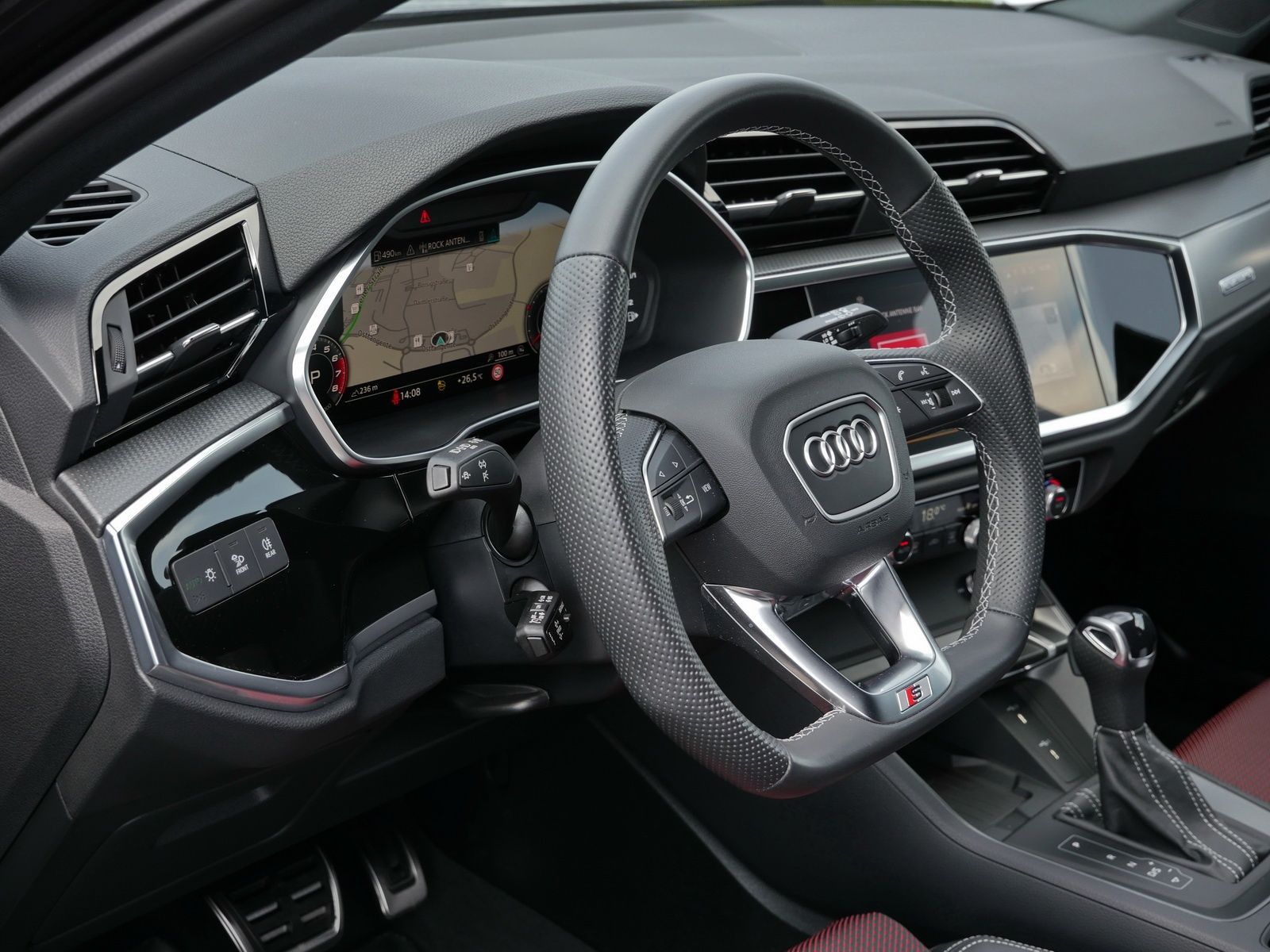 Audi Q3 40 TFSI qu. S line - Samsaru's Car Outlet