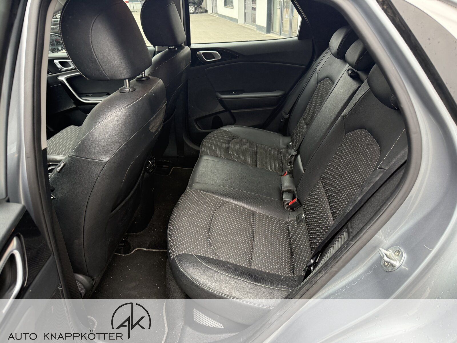 Kia Xceed 1.6 Plug-in Hybrid Vision - Samsaru's Car Outlet