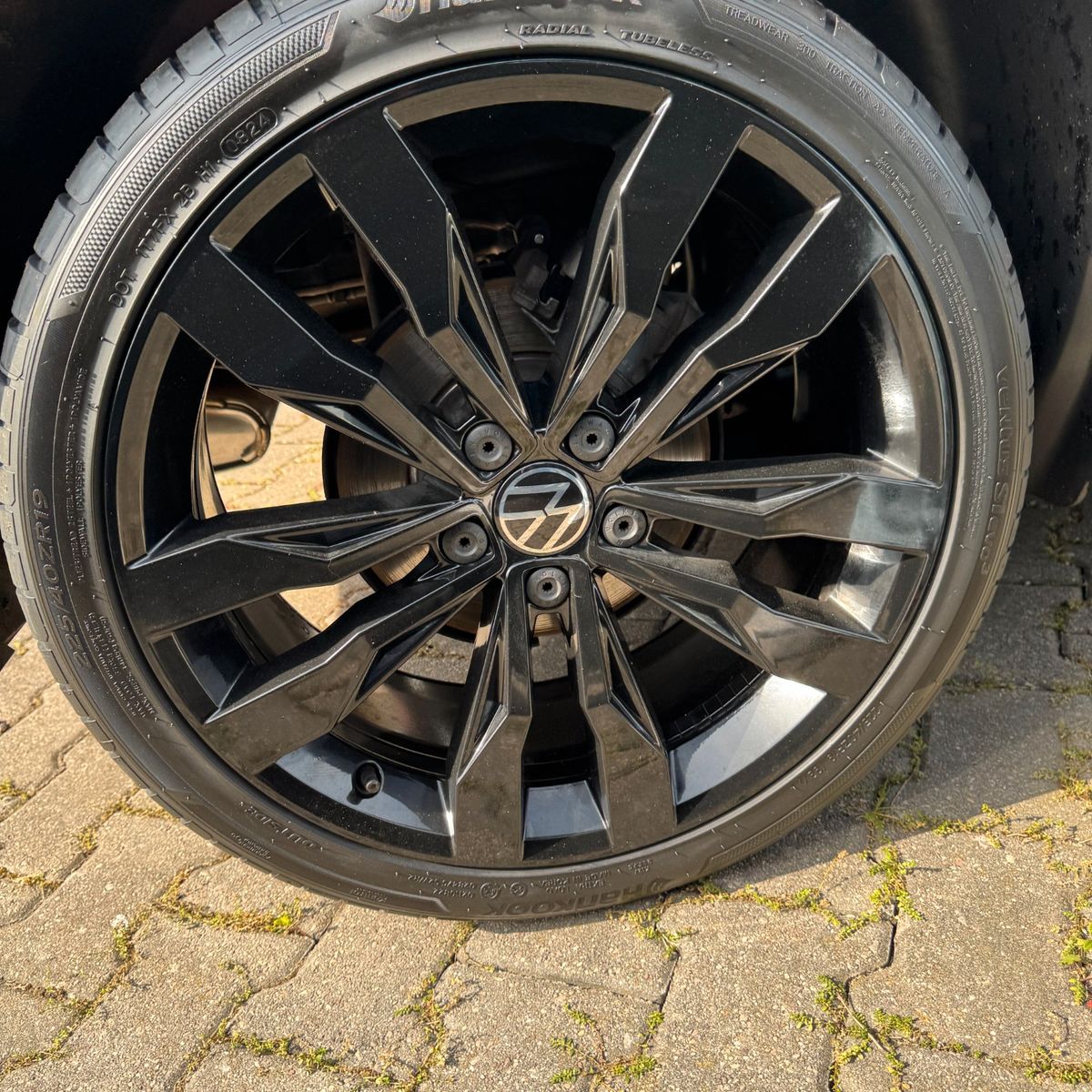 Volkswagen T-Roc Sport 1.5 TSI - Samsaru's Car Outlet