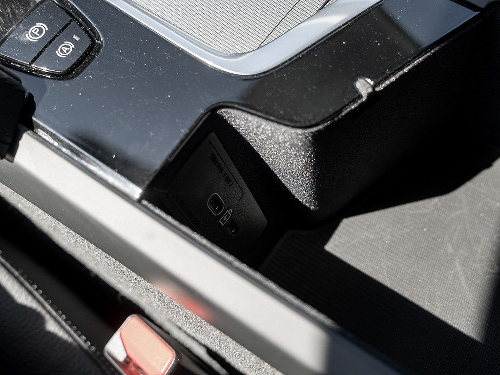 Volvo XC90 T8 AWD Core AHK RÜCKFAHRKAMERA H/K