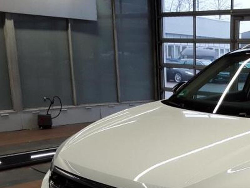 Volkswagen T-Roc 2.0 TDI Style - Samsaru's Car Outlet