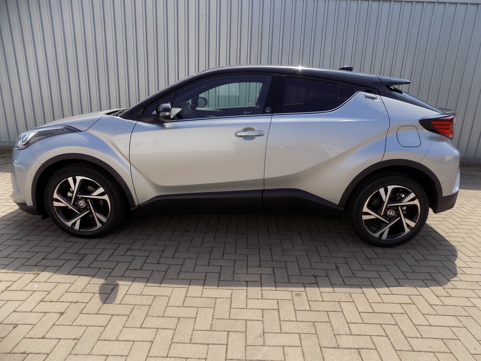 Toyota C-HR Hybrid Team - Samsaru's Car Outlet