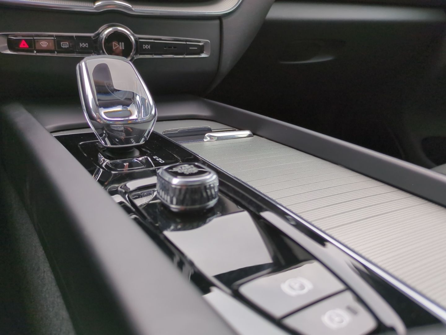 Volvo XC60 R Design Recharge T6 AWD Leder Panodach Nav