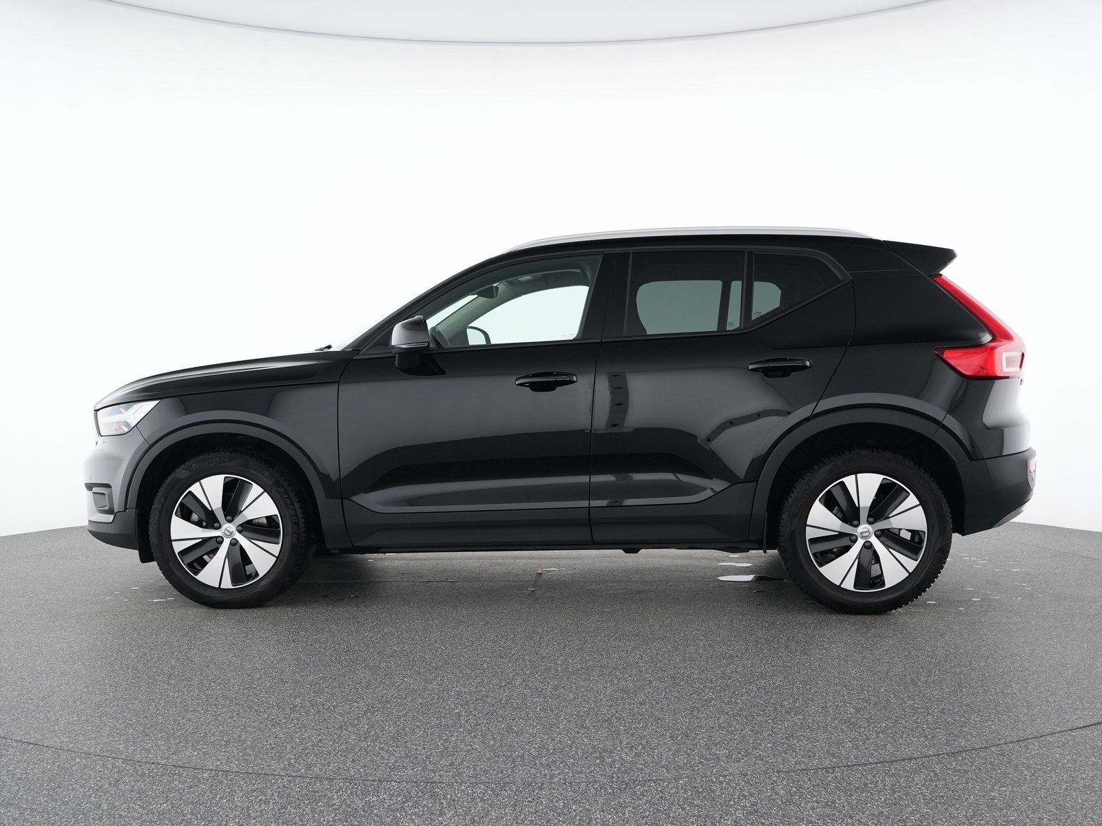 Volvo XC40 B4 Benzin Momentum Pro - Samsaru's Car Outlet