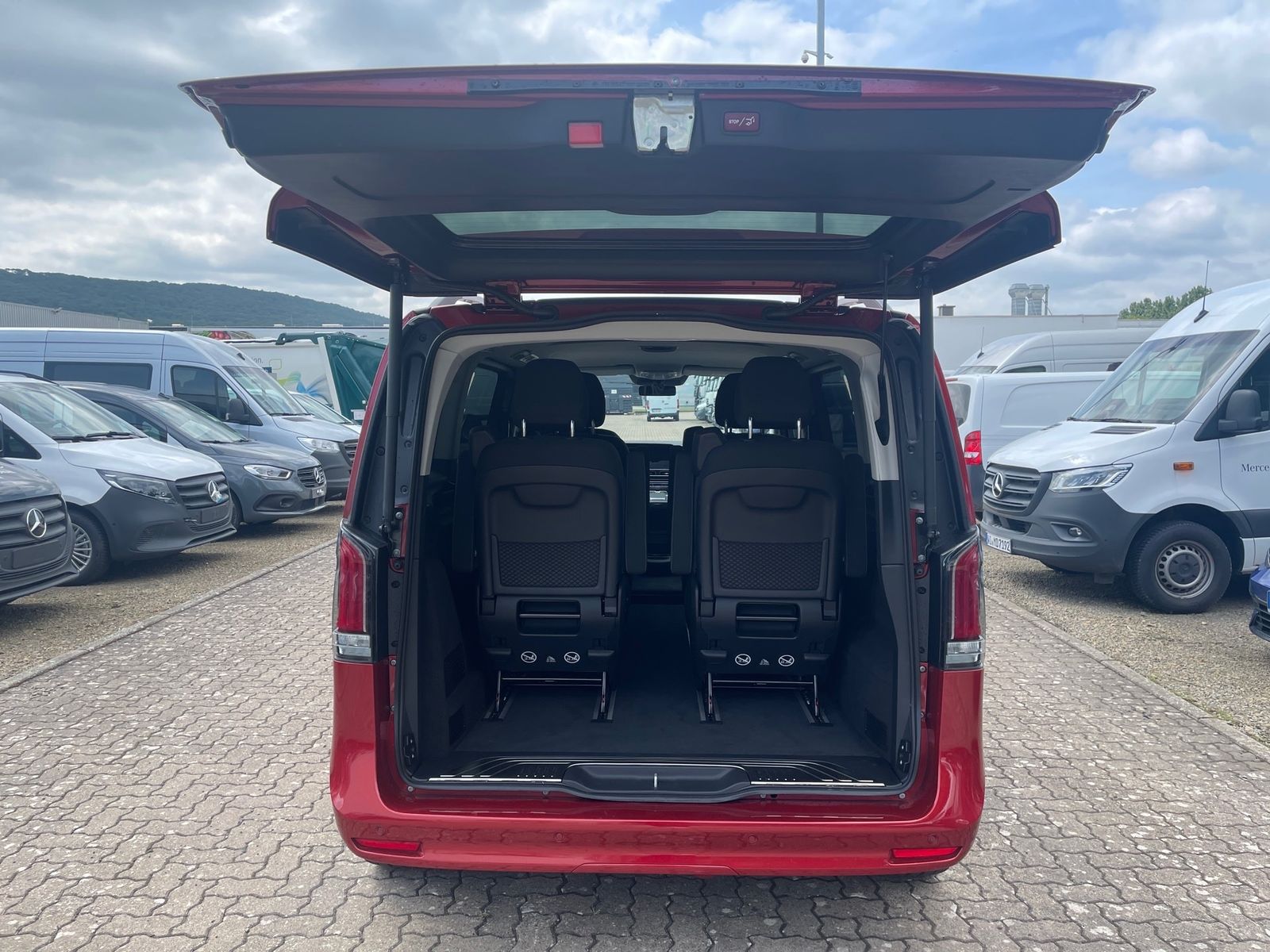 Mercedes-Benz V 220 AMG STYLE - Samsaru's Car Outlet