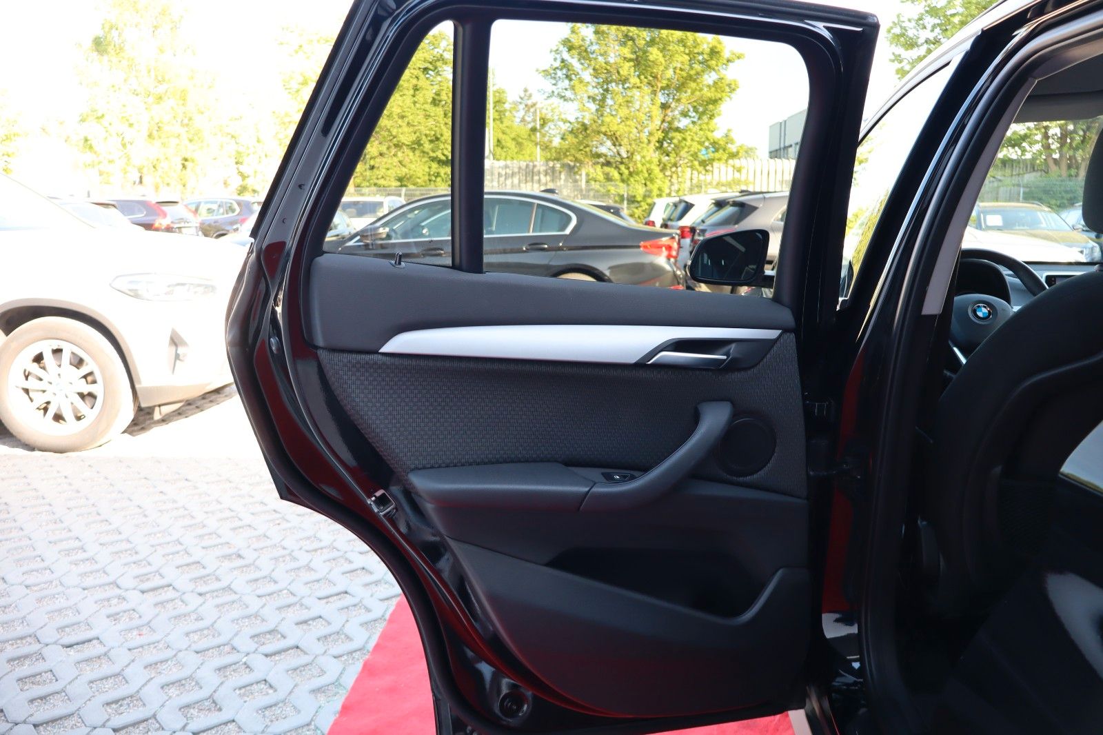 BMW X1 xDrive 25 e Advantage - Samsaru's Car Outlet