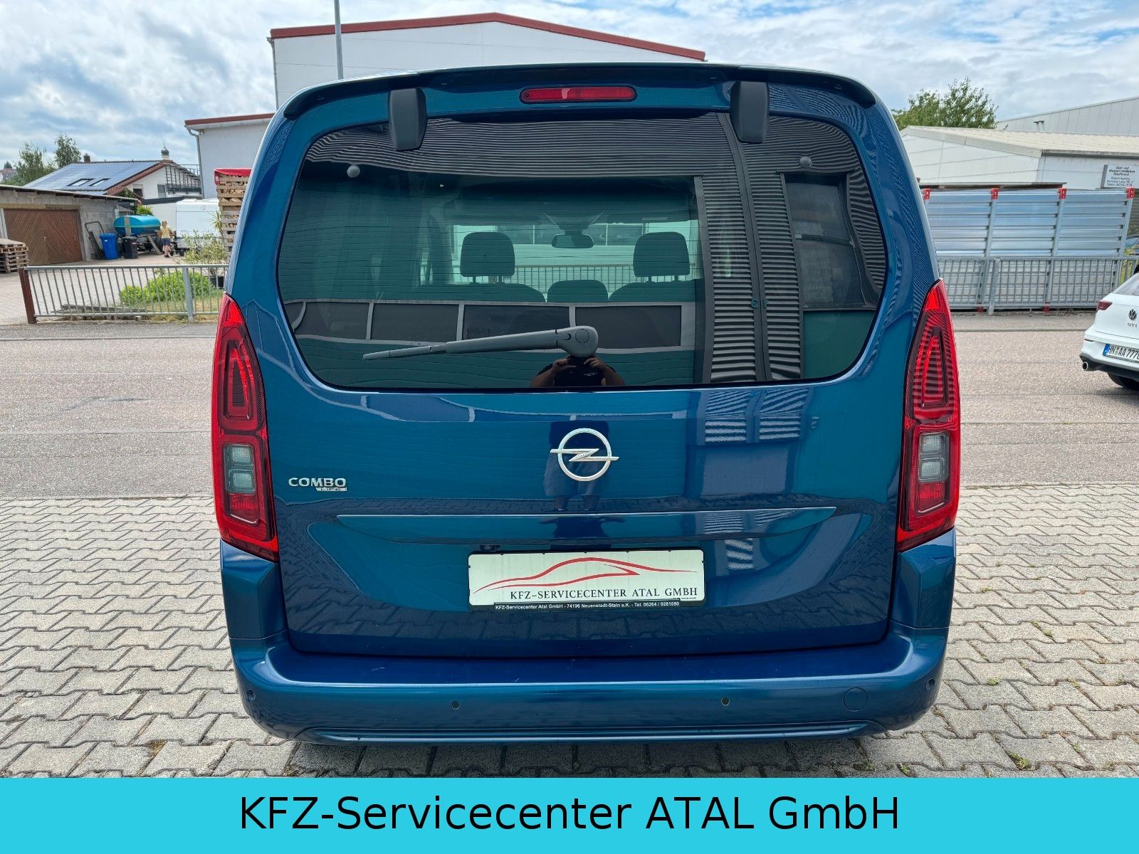 Opel Combo Life Elegance - Samsaru's Car Outlet