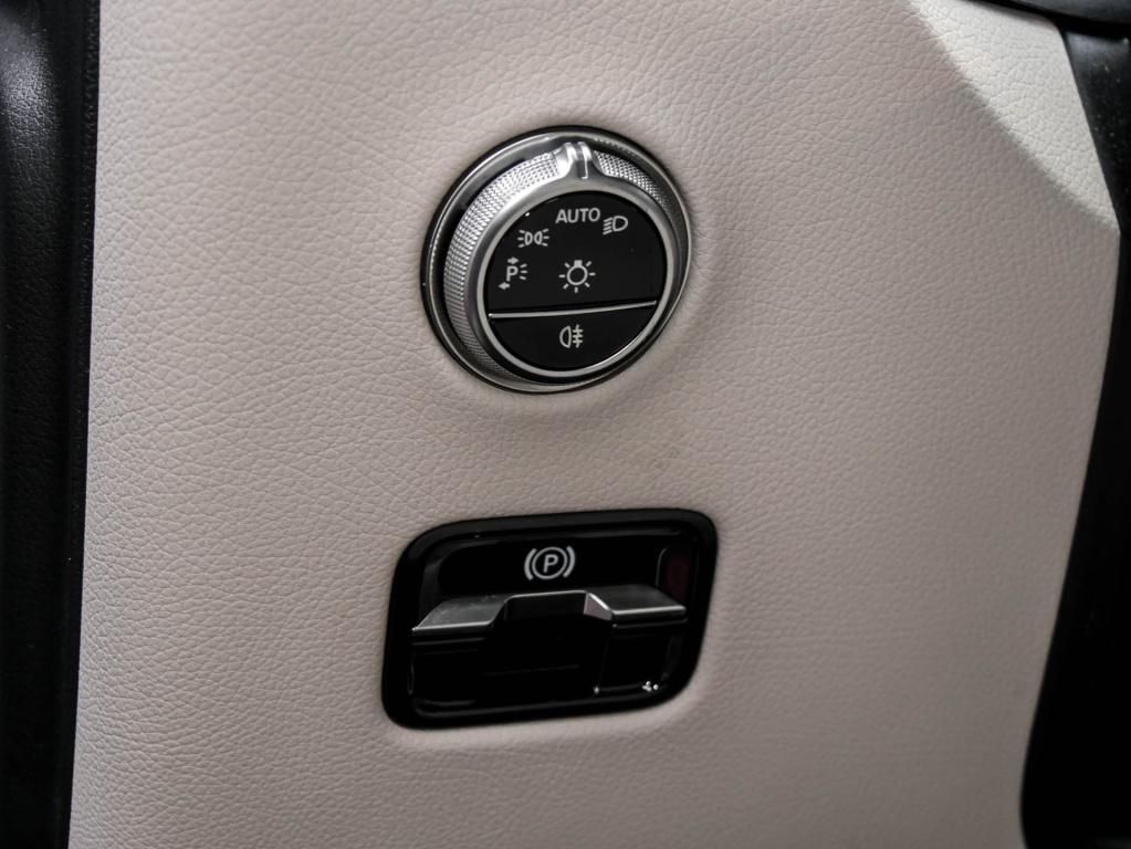 Mercedes-Benz GLC 300 e 4M Avantgarde/Pano/HUD/AHK/360/Memo/19