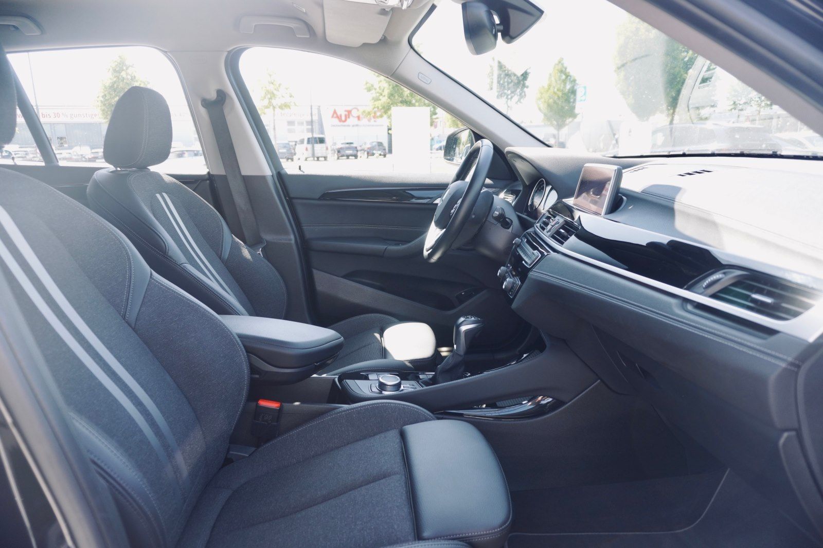 BMW X1 xDrive25e Sport Line - Samsaru's Car Outlet