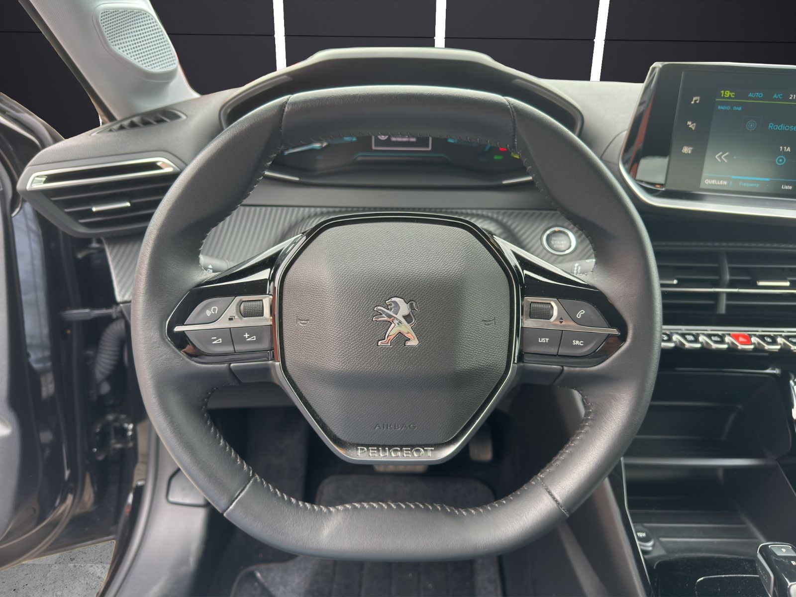 Peugeot 208 eActive - Samsaru's Car Outlet