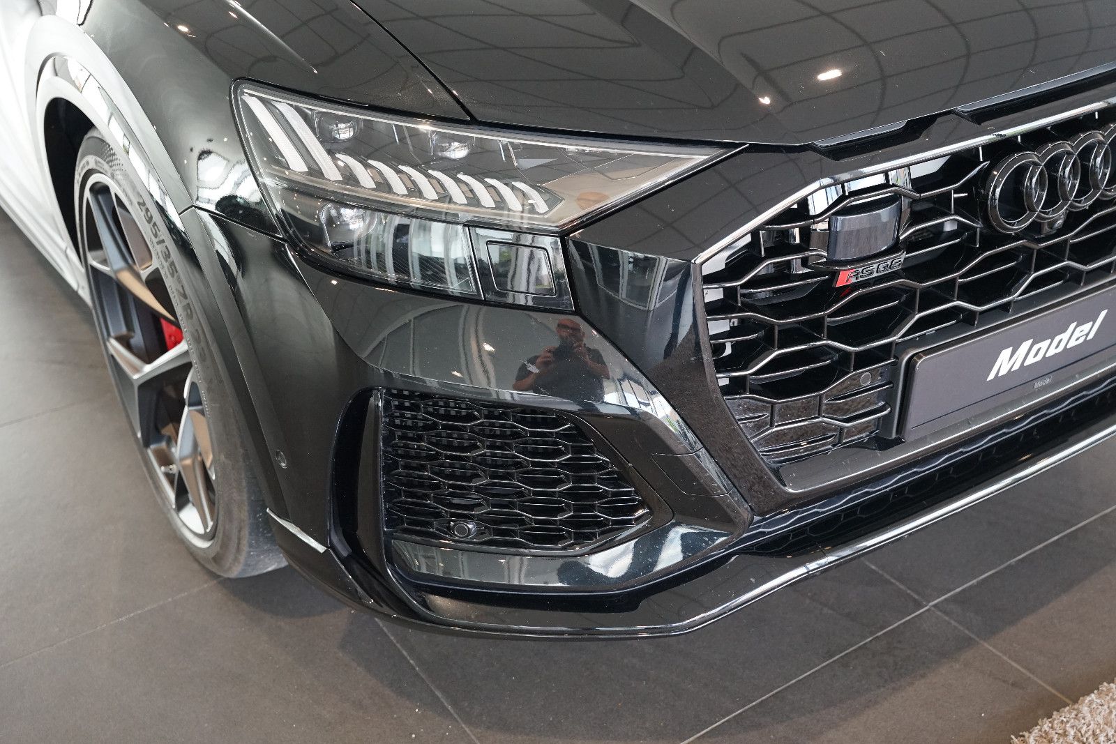Audi RSQ8 | HuD | Keramik | Pano | 305 km/h | 23"