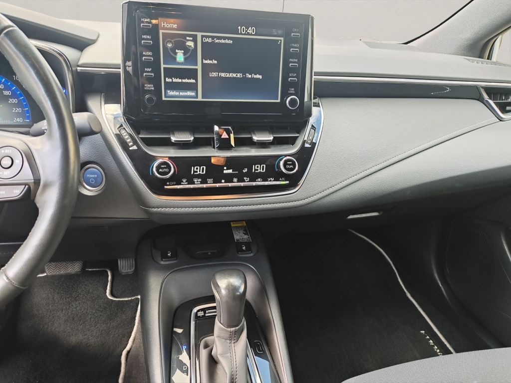 Toyota Corolla 1.8 Hybrid - Samsaru's Car Outlet