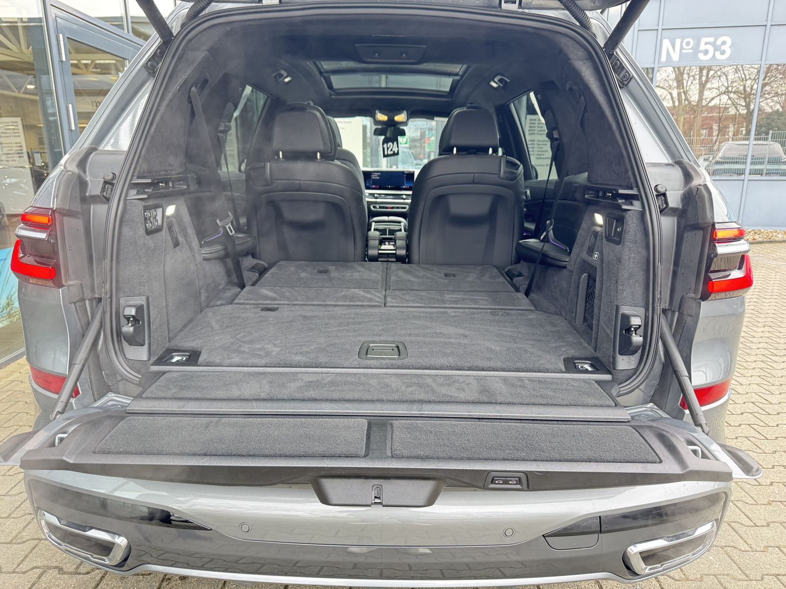 BMW X7 xDrive40i M Sport AHK P-SKY 6-Sitze StHzg h&k