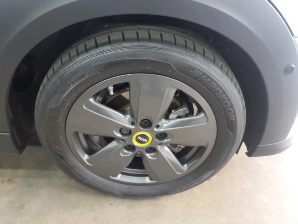 MINI Cooper SE Essential Trim - Samsaru's Car Outlet