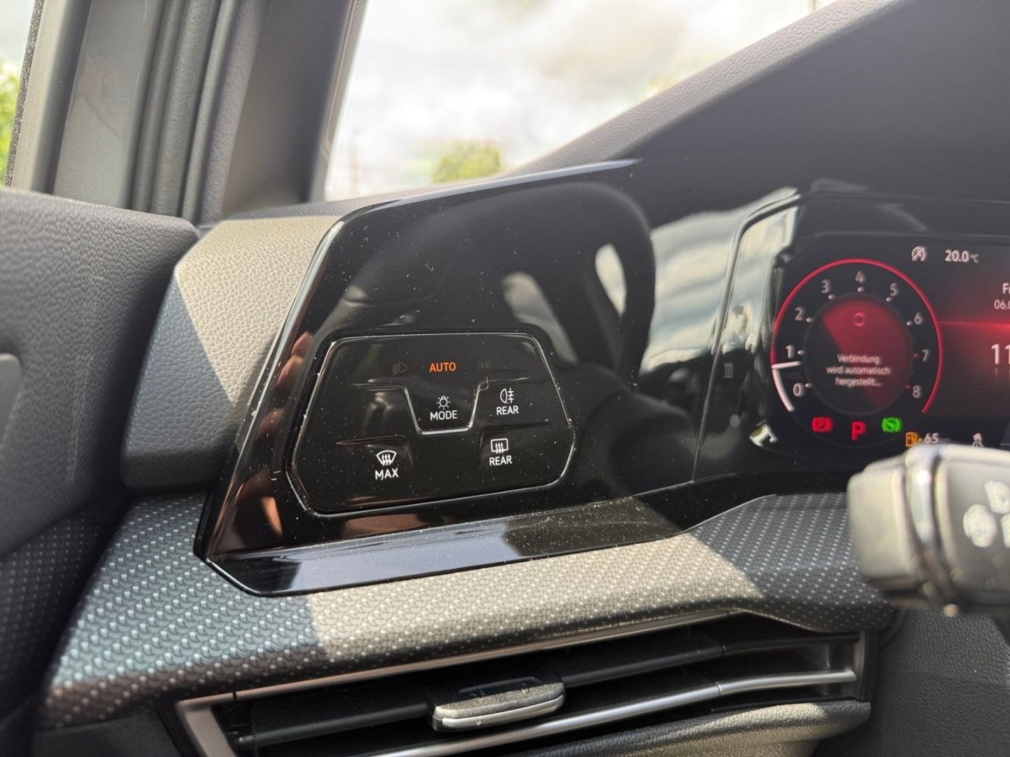 Volkswagen Golf 8 VIII R-Line 1.5 eTSI - Samsaru's Car Outlet