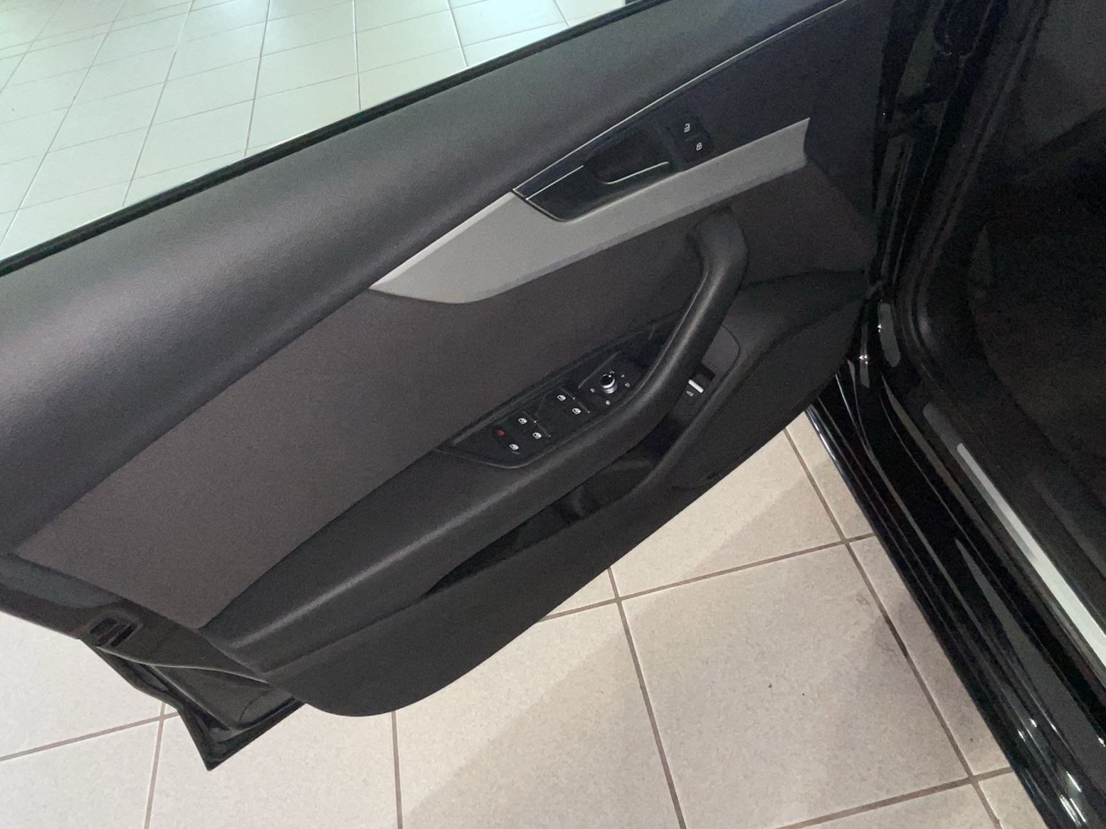 Audi A4 Avant advanced 45 TFSI quattro - Samsaru's Car Outlet