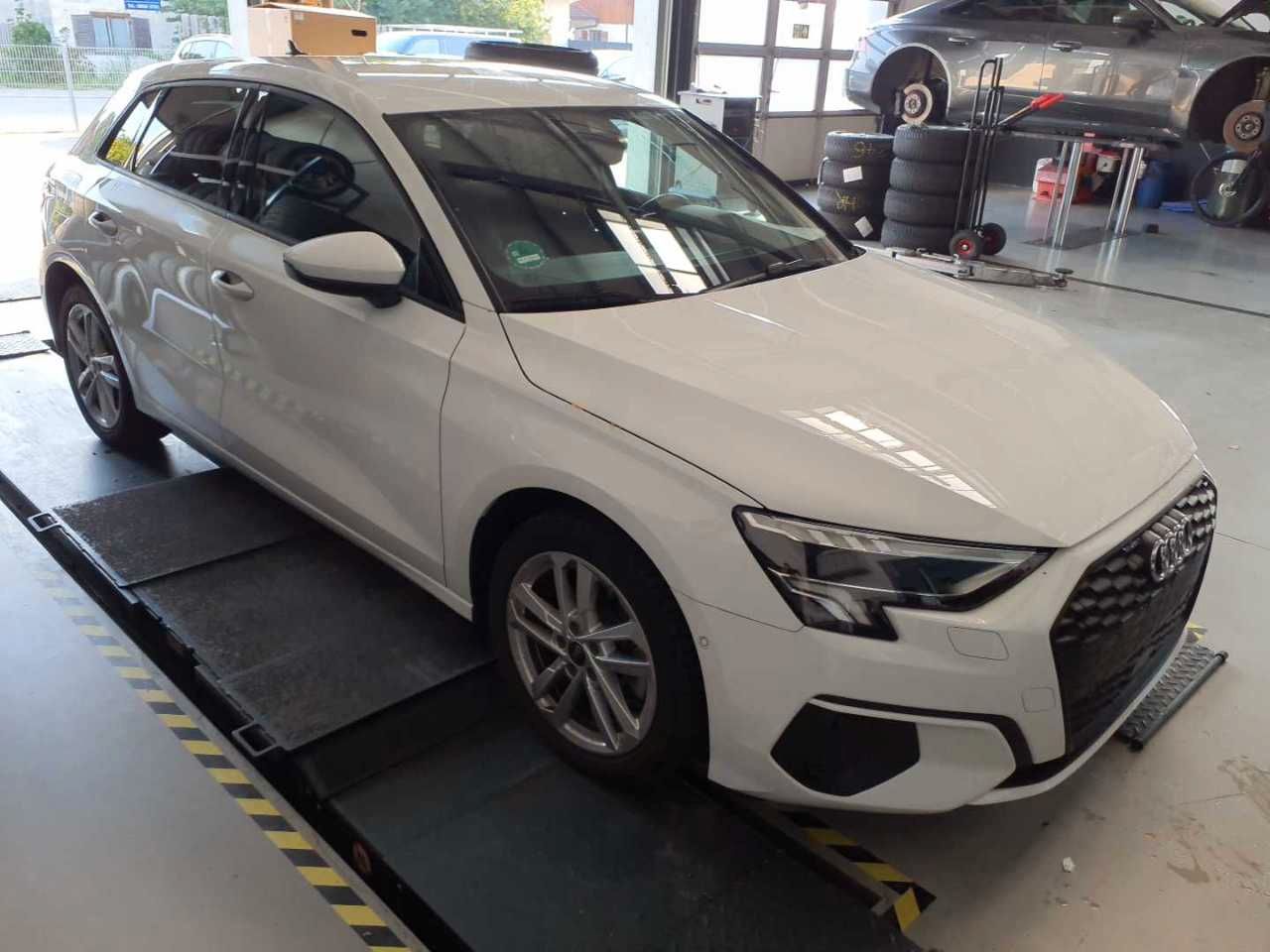 Audi A3 Sportback 1.4TFSI e S tronic Navi LED SHZ RFK