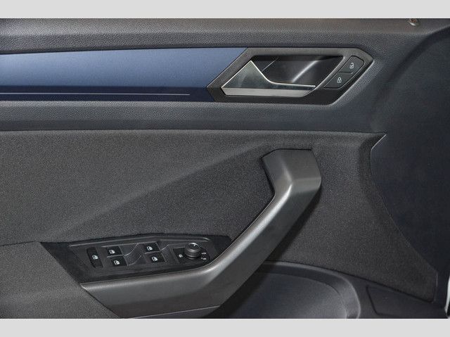 Volkswagen T-Roc United R-line - Samsaru's Car Outlet