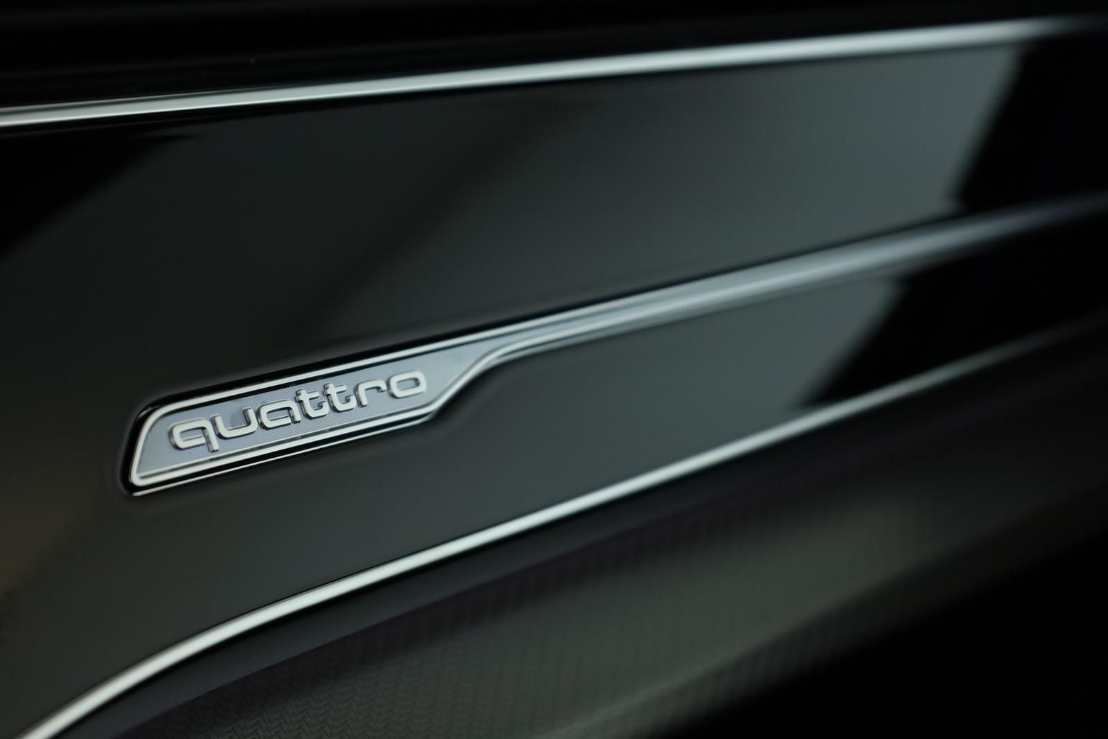 Audi RS Q8 SUV performance Laser Pano Vmax RSAbgas 23