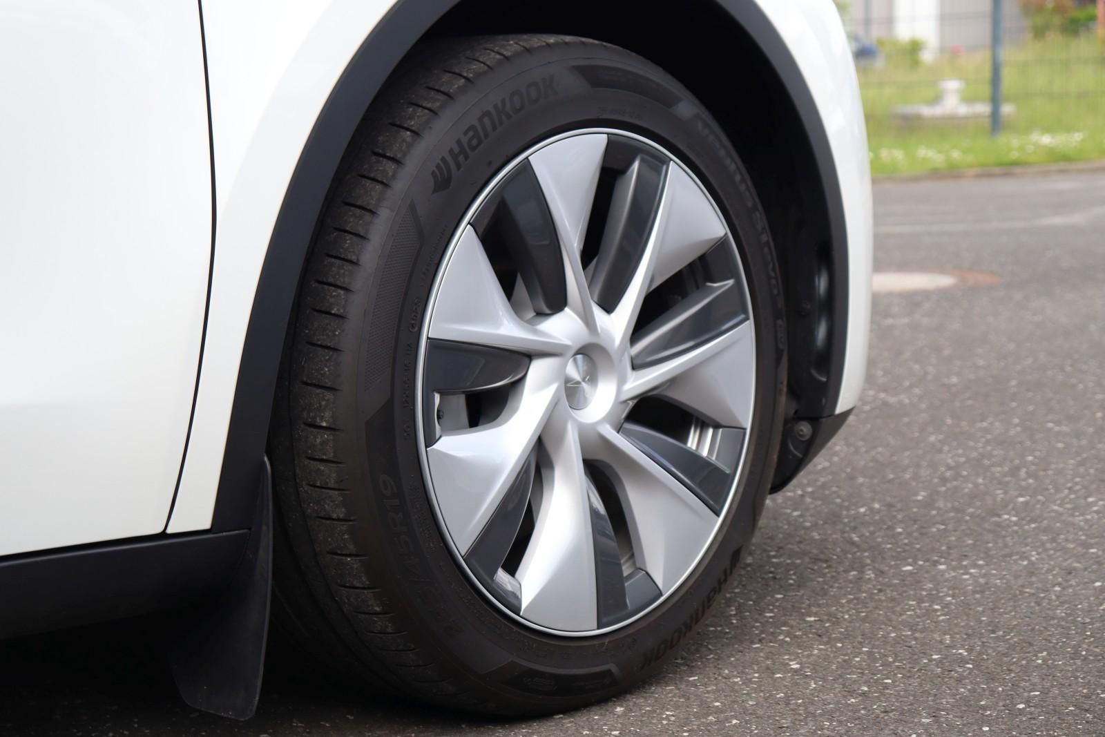 Tesla Model Y Long Range AWD +1.HAND+AHK+MWST+92,2%SOH