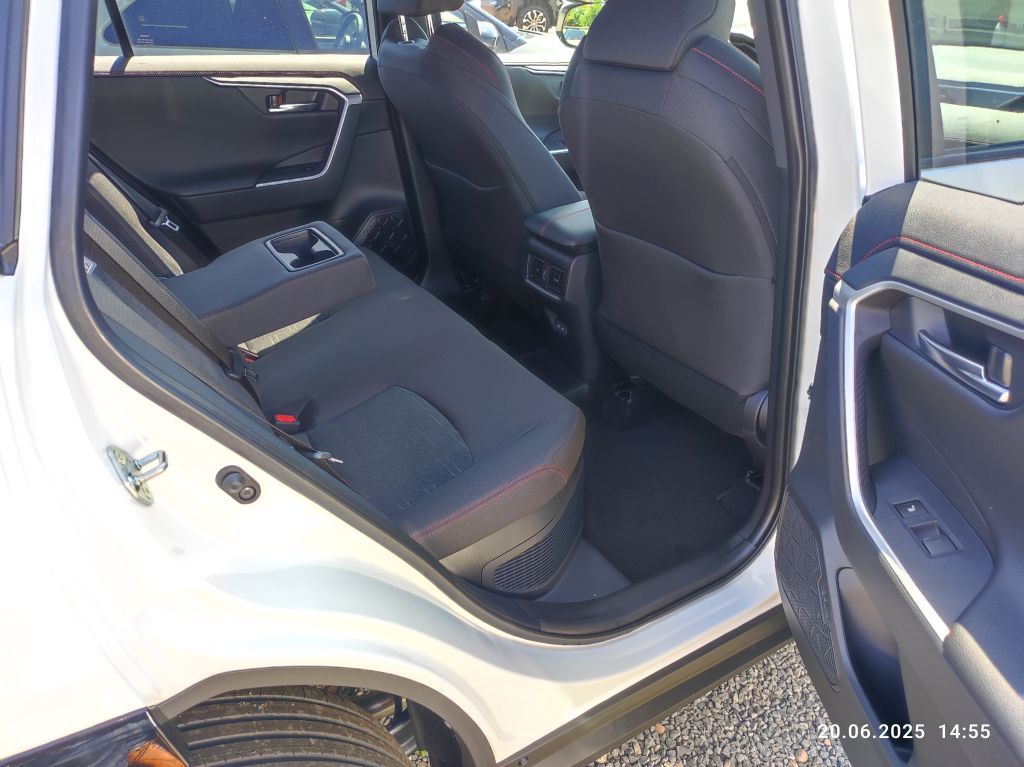Toyota RAV 4 Plug-in-Hybrid Teamplayer*