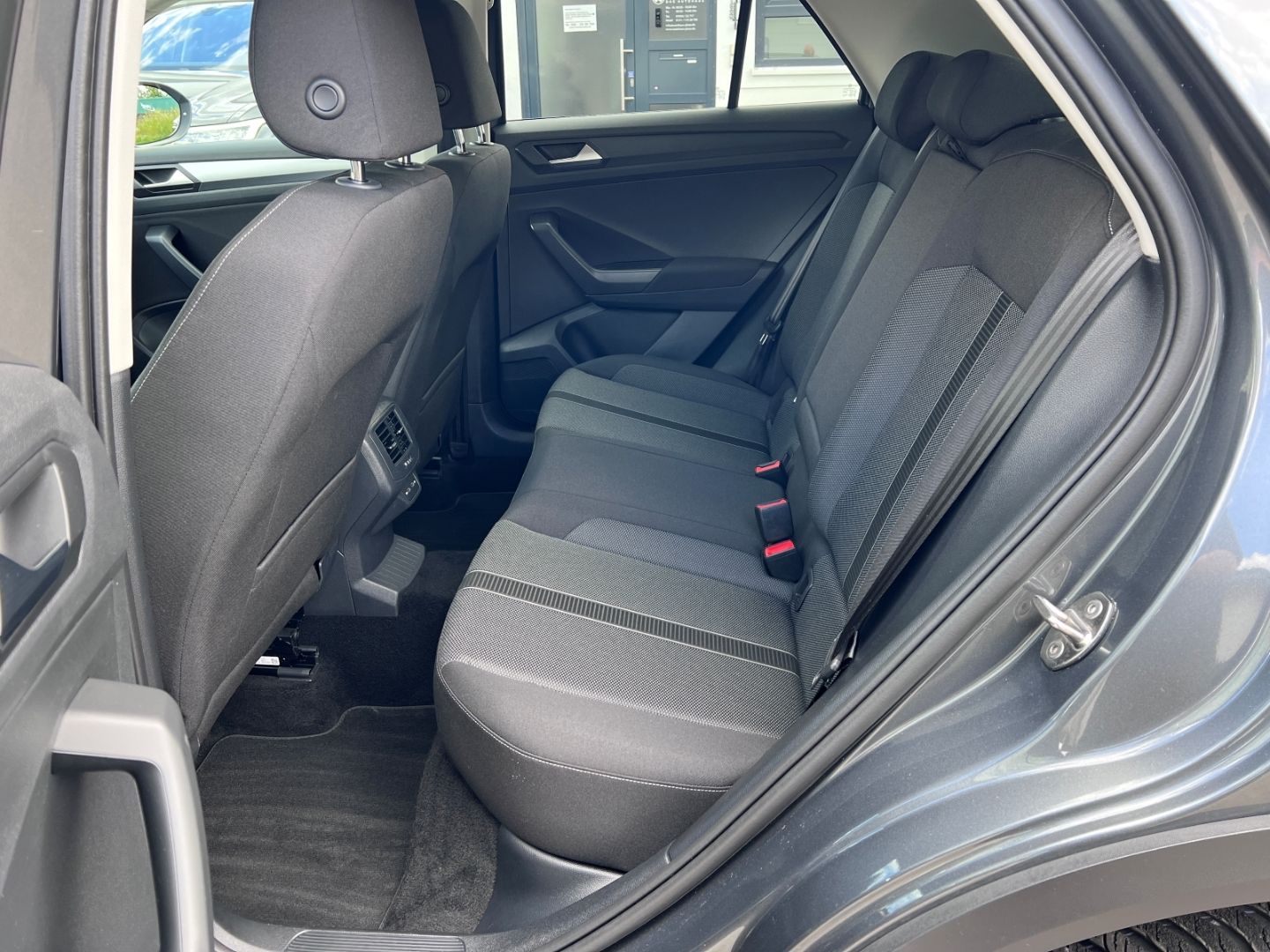 Volkswagen T-Roc 1.0TSI Life - Samsaru's Car Outlet