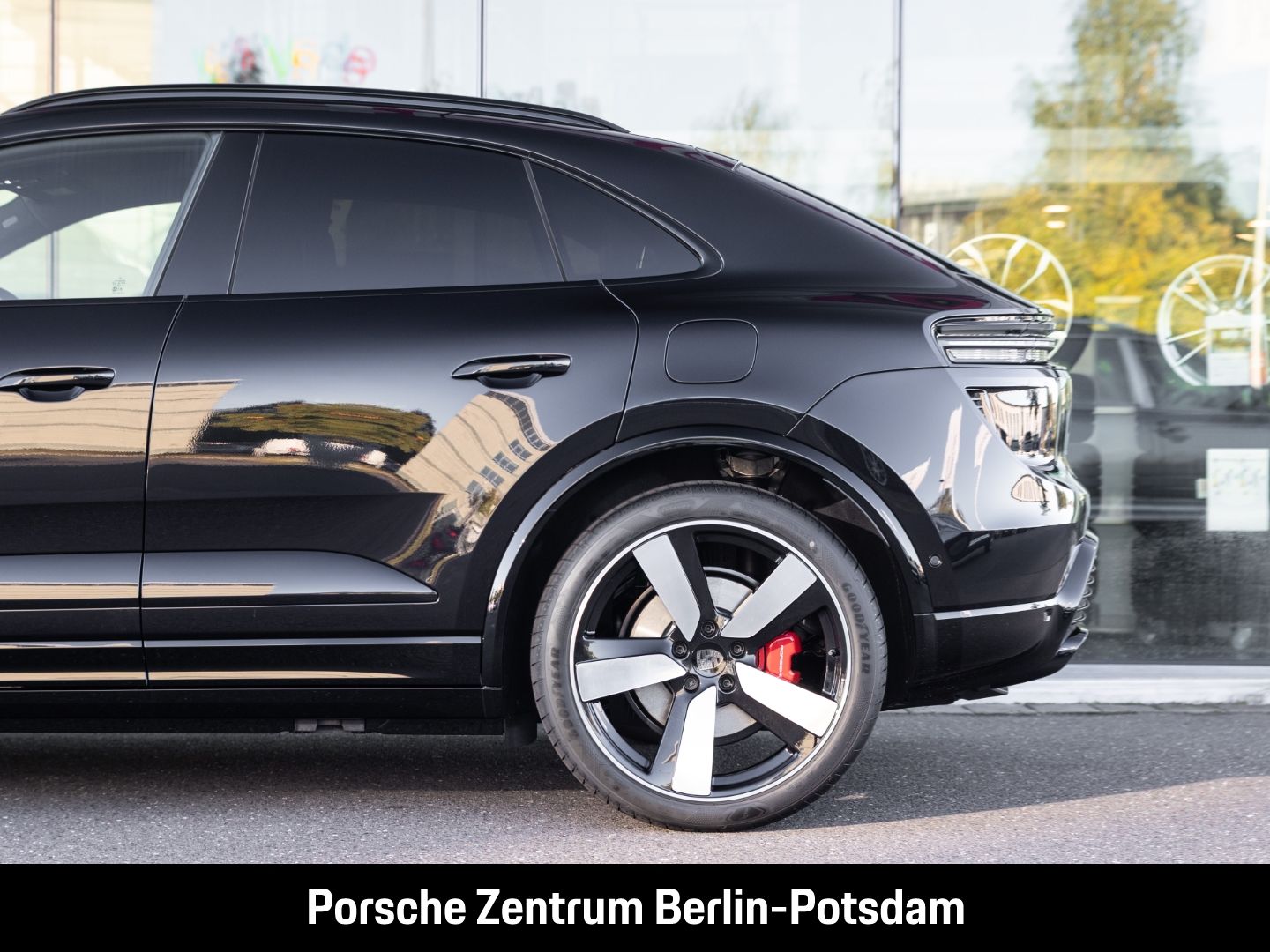 Porsche Macan Turbo LED-Matrix Surround-View InnoDrive