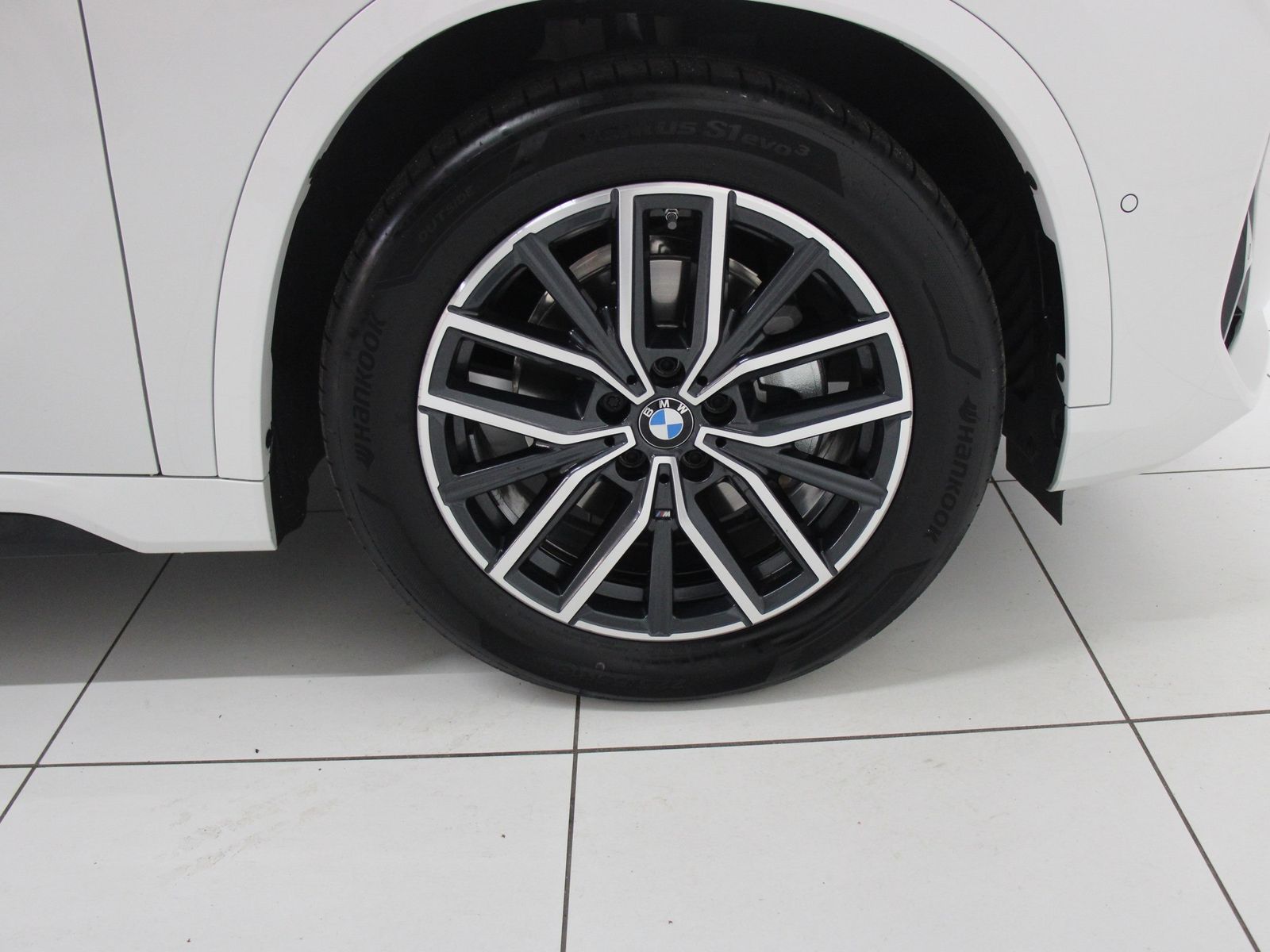 BMW X1 xDrive20d M Sportpaket - Samsaru's Car Outlet