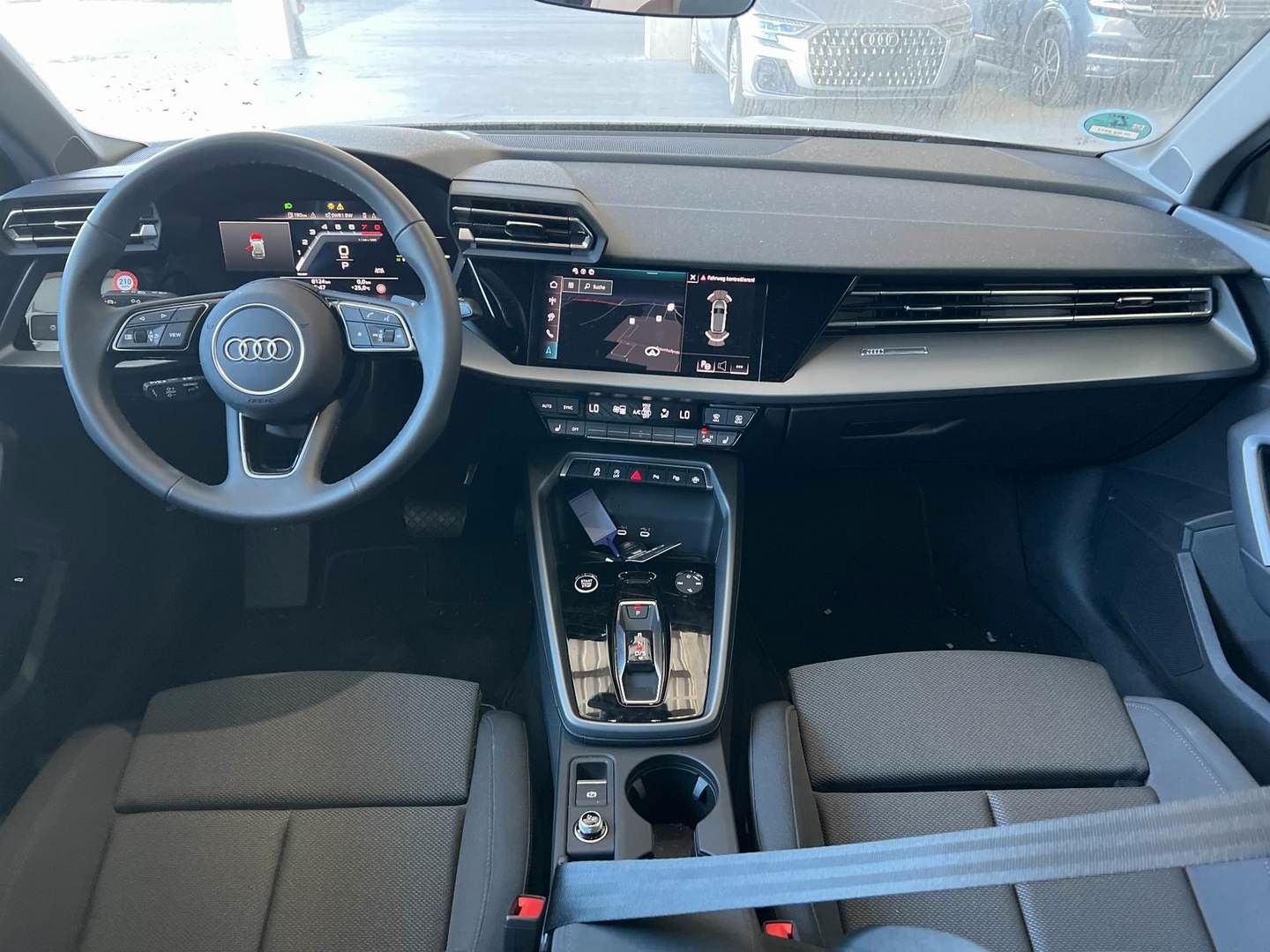 Audi A3 S-Tronic Sportback-Klimaaut-Navi-360°-SH-17"