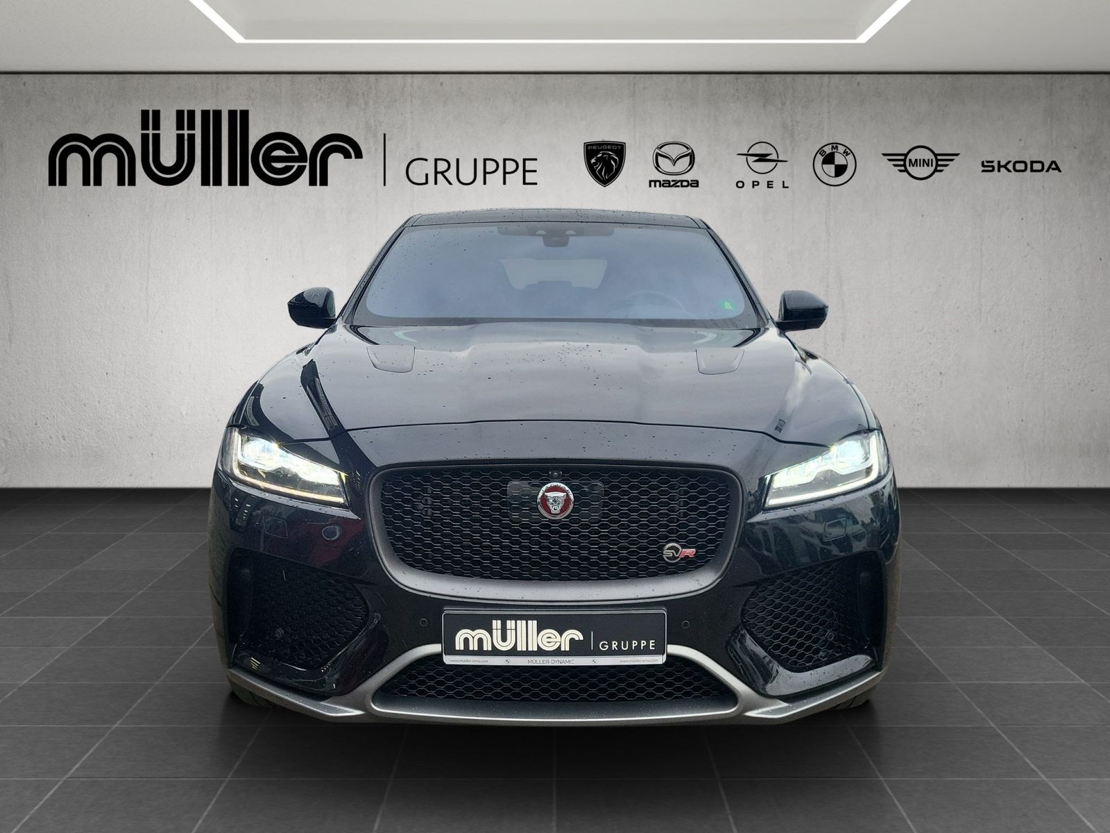 Jaguar F-Pace SVR 4WD Head-Up DAB LED WLAN RFK AHK PDC