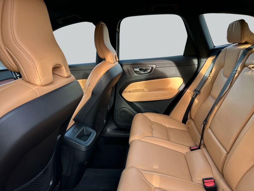 Volvo XC60 B5 B AWD Plus Dark