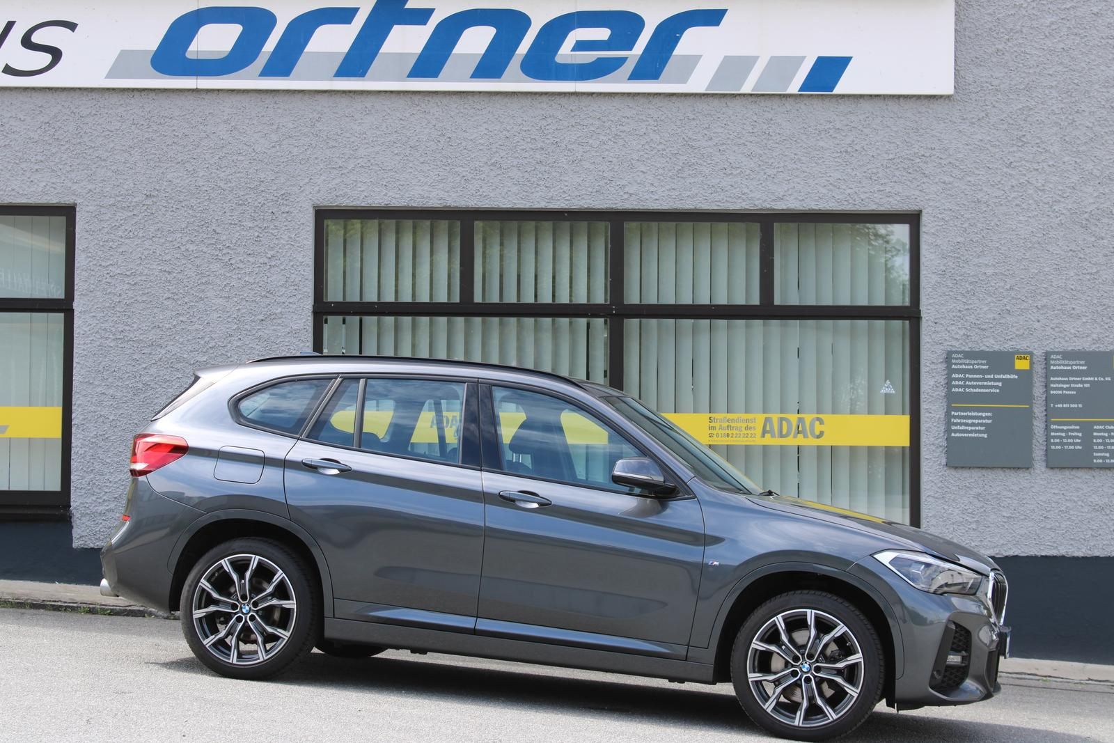 BMW X1 xDrive 20 i M Sportpaket - Samsaru's Car Outlet