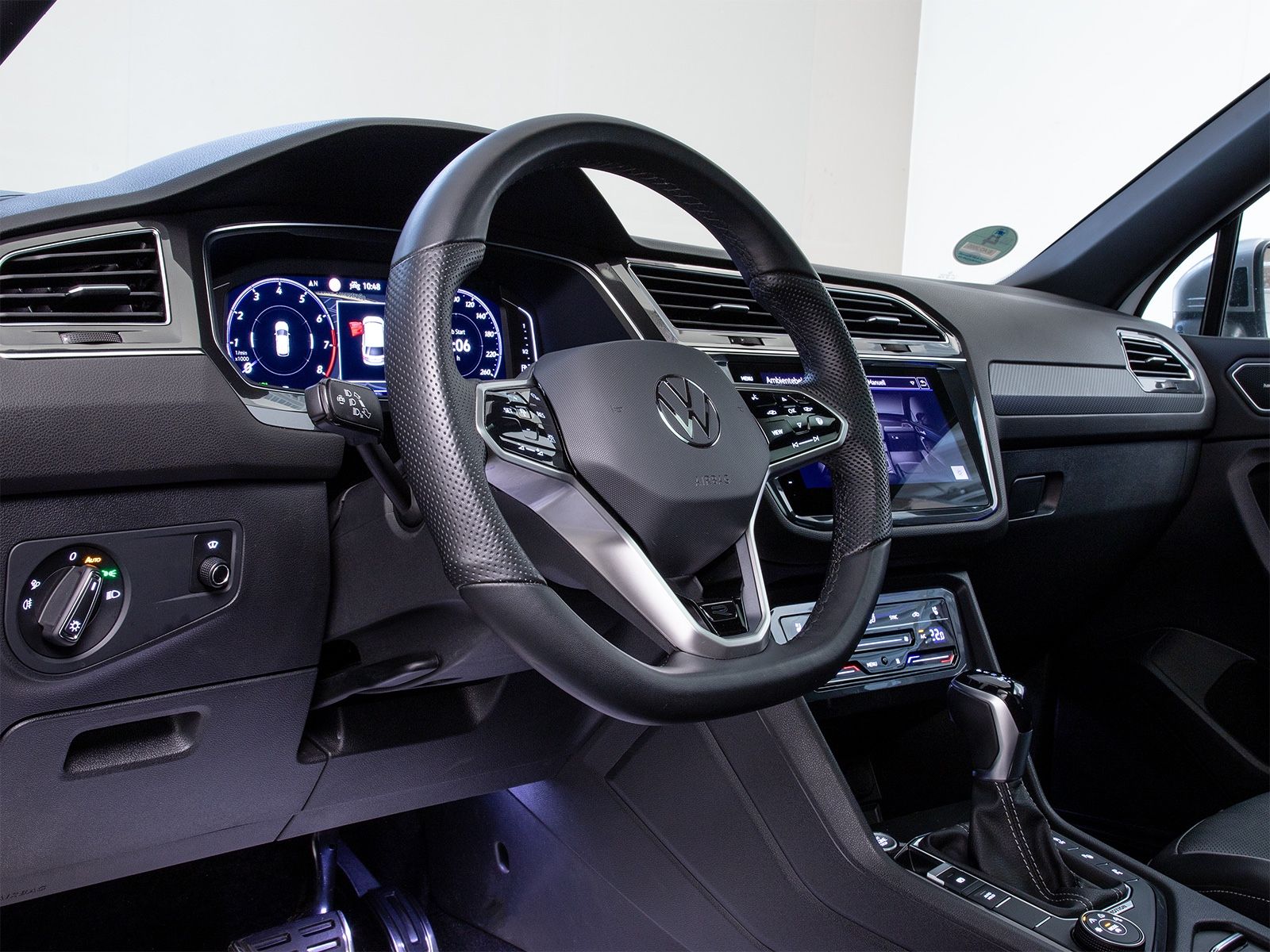 Volkswagen Tiguan Allspace R-Line 4M 7-Sitzer 360°MEGAVOLL