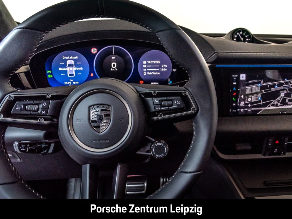 Porsche Macan Turbo - Samsaru's Car Outlet
