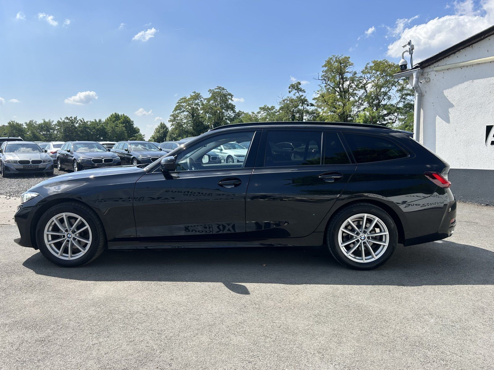 BMW 320 d xDrive - Samsaru's Car Outlet