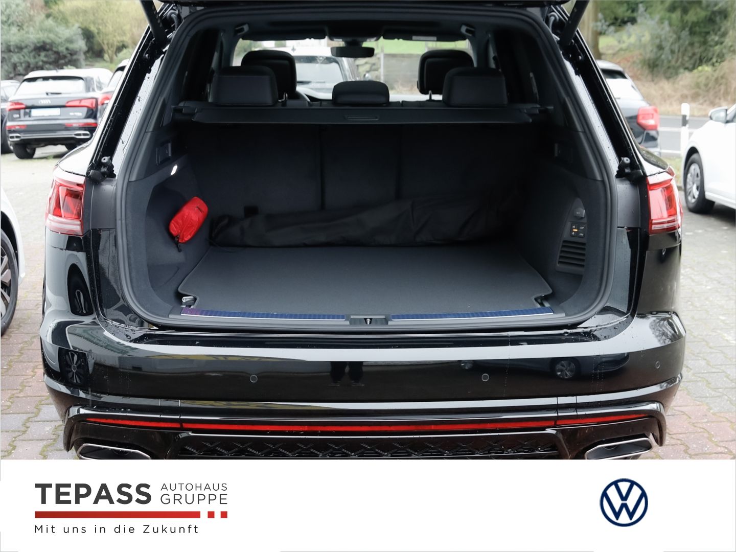 Volkswagen Touareg 3.0 V6 TDI SCR 4MOTION R-Line AHK HEAD-U