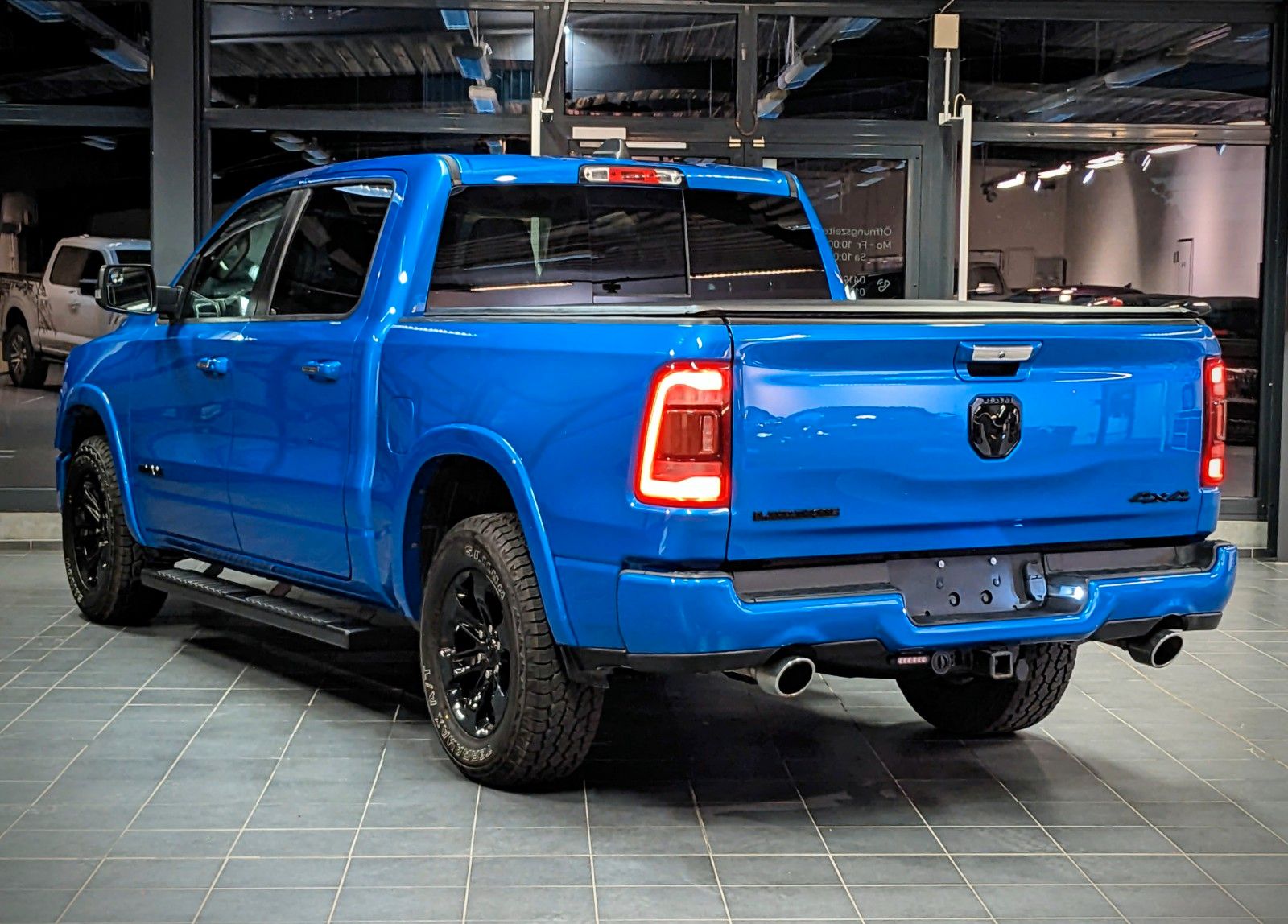 Dodge RAM 1500  Laramie HEMI 5.7L   4x4 Leder/LED