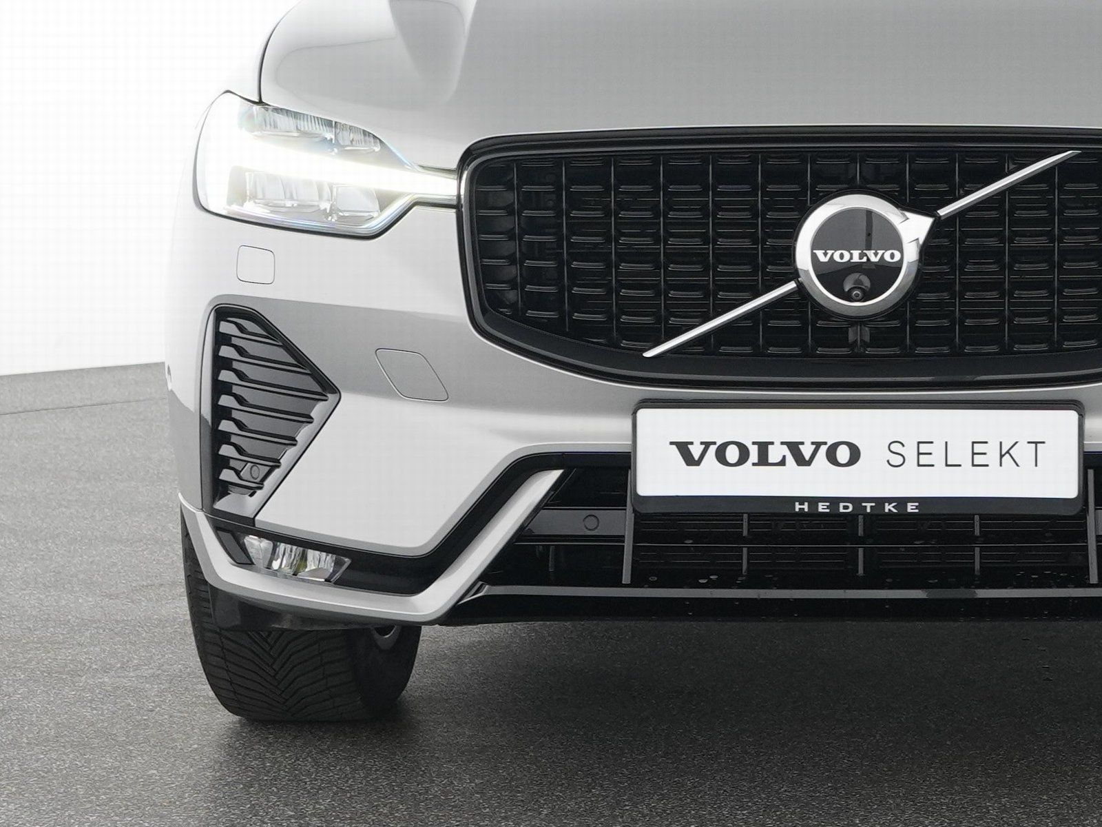 Volvo XC60 B4 Diesel AWD Plus Dark STANDHZ*360*GSHD