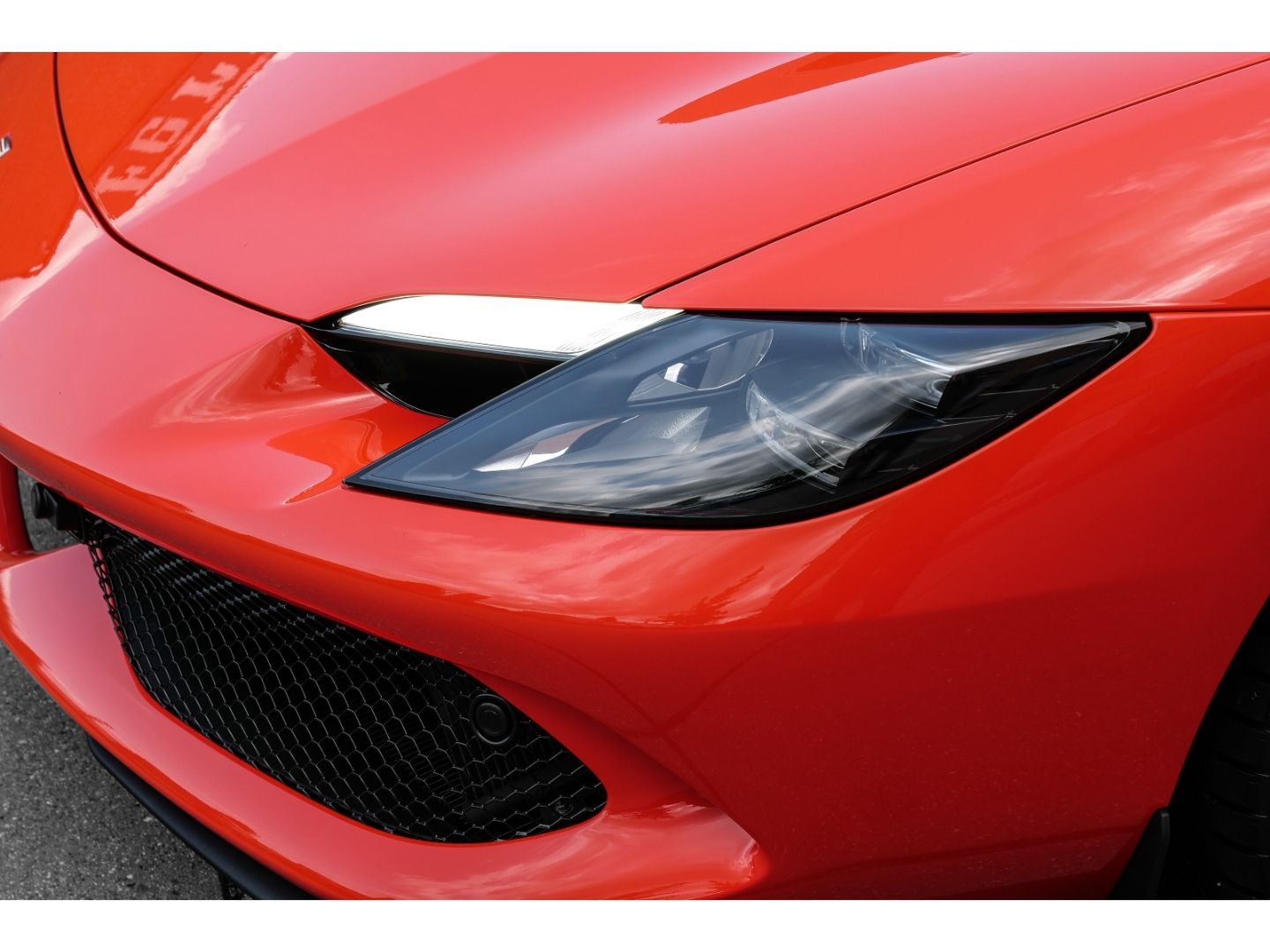 Ferrari 296 GTS - Samsaru's Car Outlet