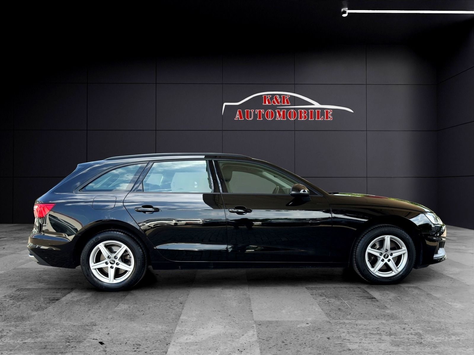 Audi A4 Avant 35 TDI Advanced - Samsaru's Car Outlet