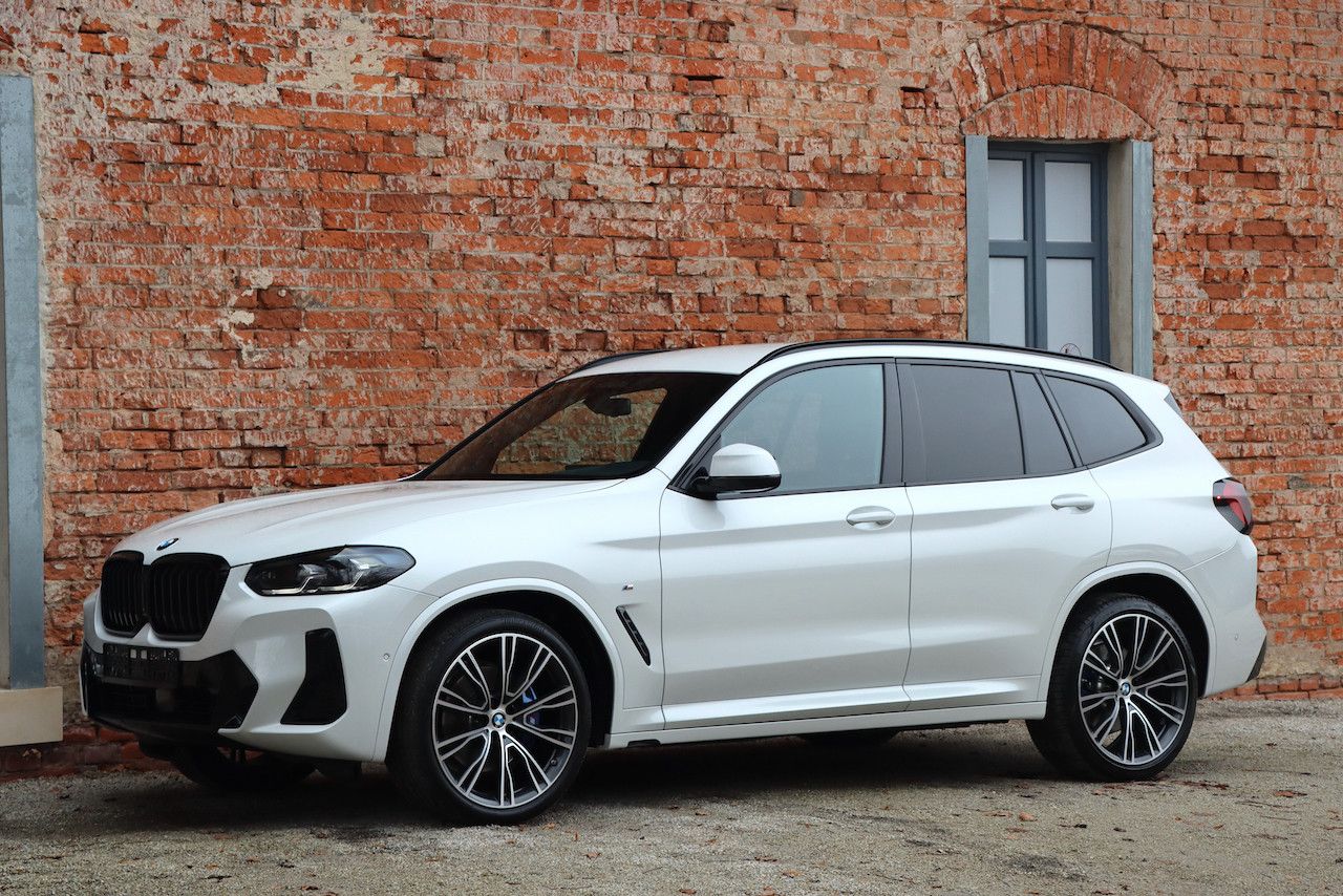 BMW X3 xDr 30d/M-SPORT/21Z/AHK/StHz/INDIVIDUAL/ACC/
