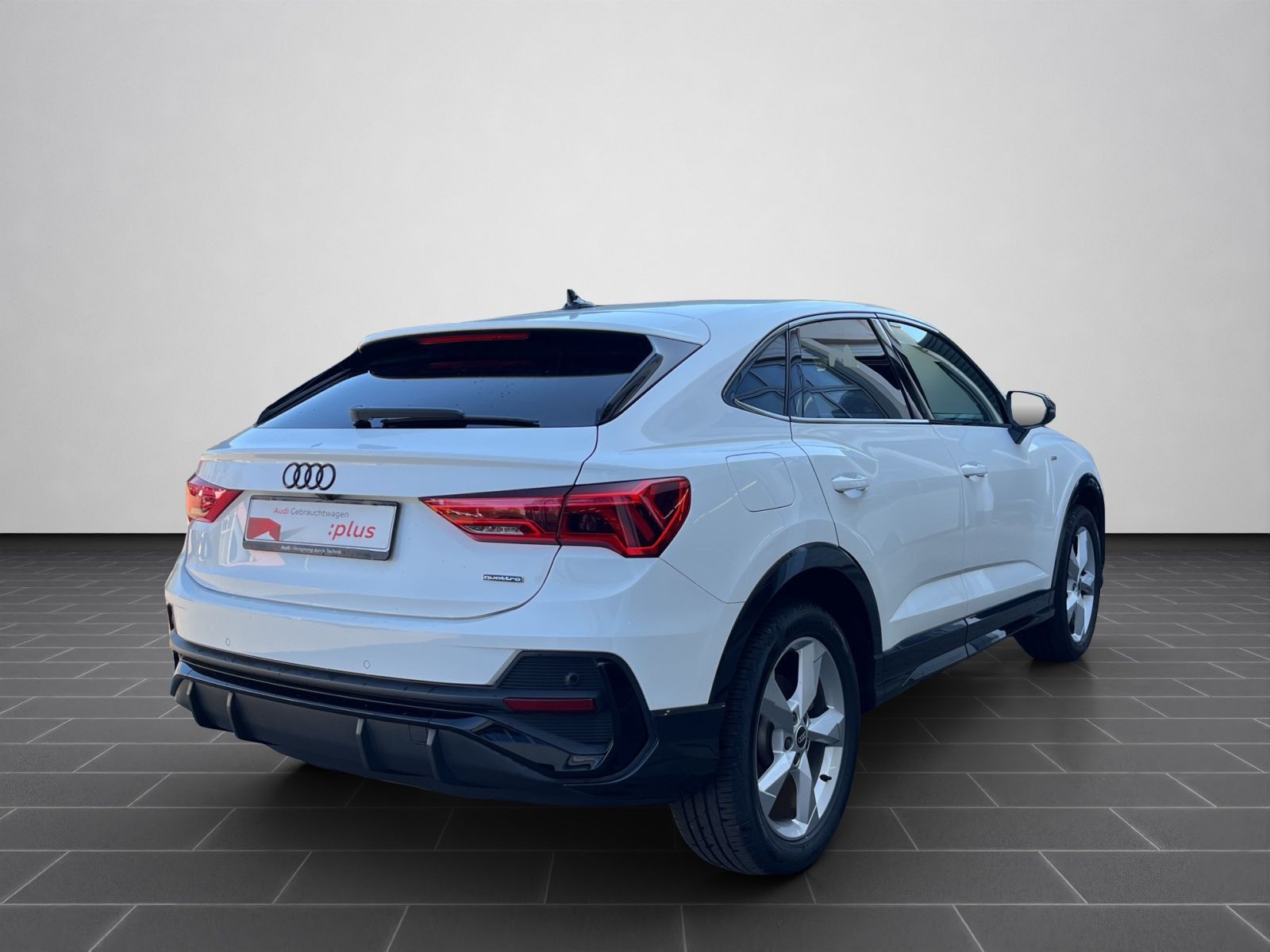Audi Q3 Sportback S line 45 2.0 TFSI - Samsaru's Car Outlet