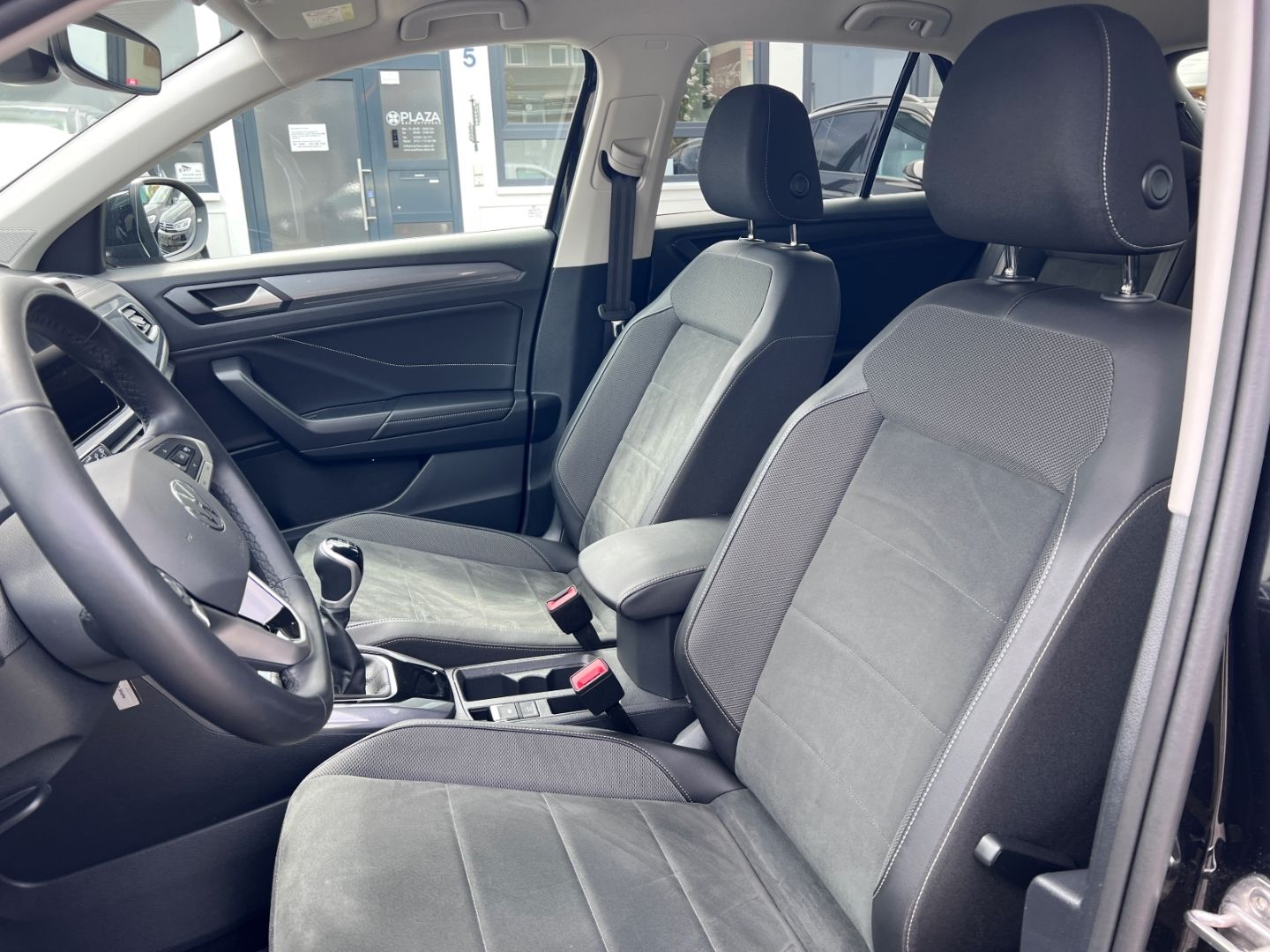 Volkswagen T-Roc 1.0TSI Style - Samsaru's Car Outlet