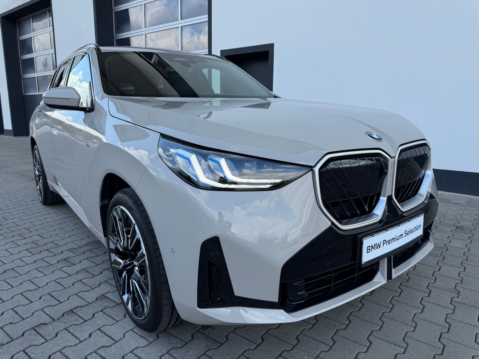 BMW X3 30e xDr. M-SPORT/AHK/HUD/ICONIC/H&K/SITZLÜFT/