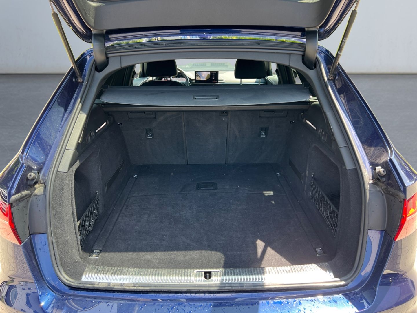 Audi A4 Avant 50 TDI quattro S line - Samsaru's Car Outlet