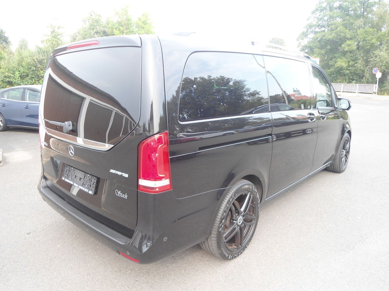 Mercedes-Benz V 300 d LANG Edition AMG - Samsaru's Car Outlet