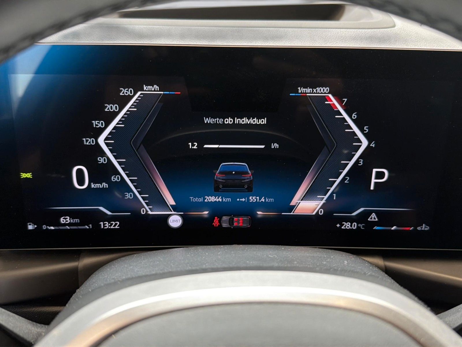 BMW 318i Touring M-Sport AHK ACC KZ 360° HUD PANO IQ