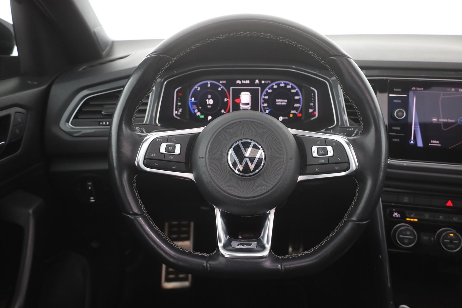 Volkswagen T-Roc 2.0 TDI DSG 4M R-Line - Samsaru's Car Outlet
