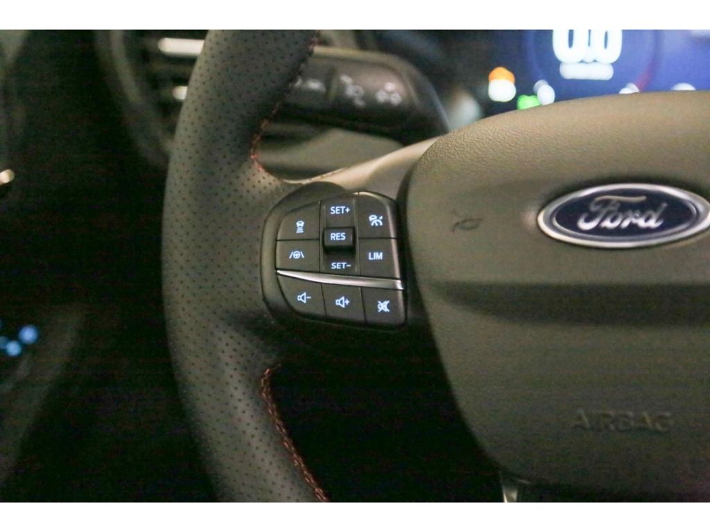 Ford Focus 1.0 MHEV Aut. ST-Line X Navi ACC BLIS Pano