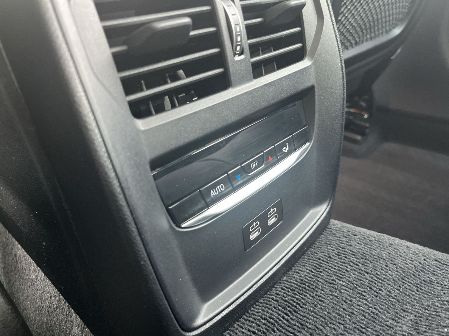 BMW 320 d Sport Line xDrive Limousine/Panodach/Navi